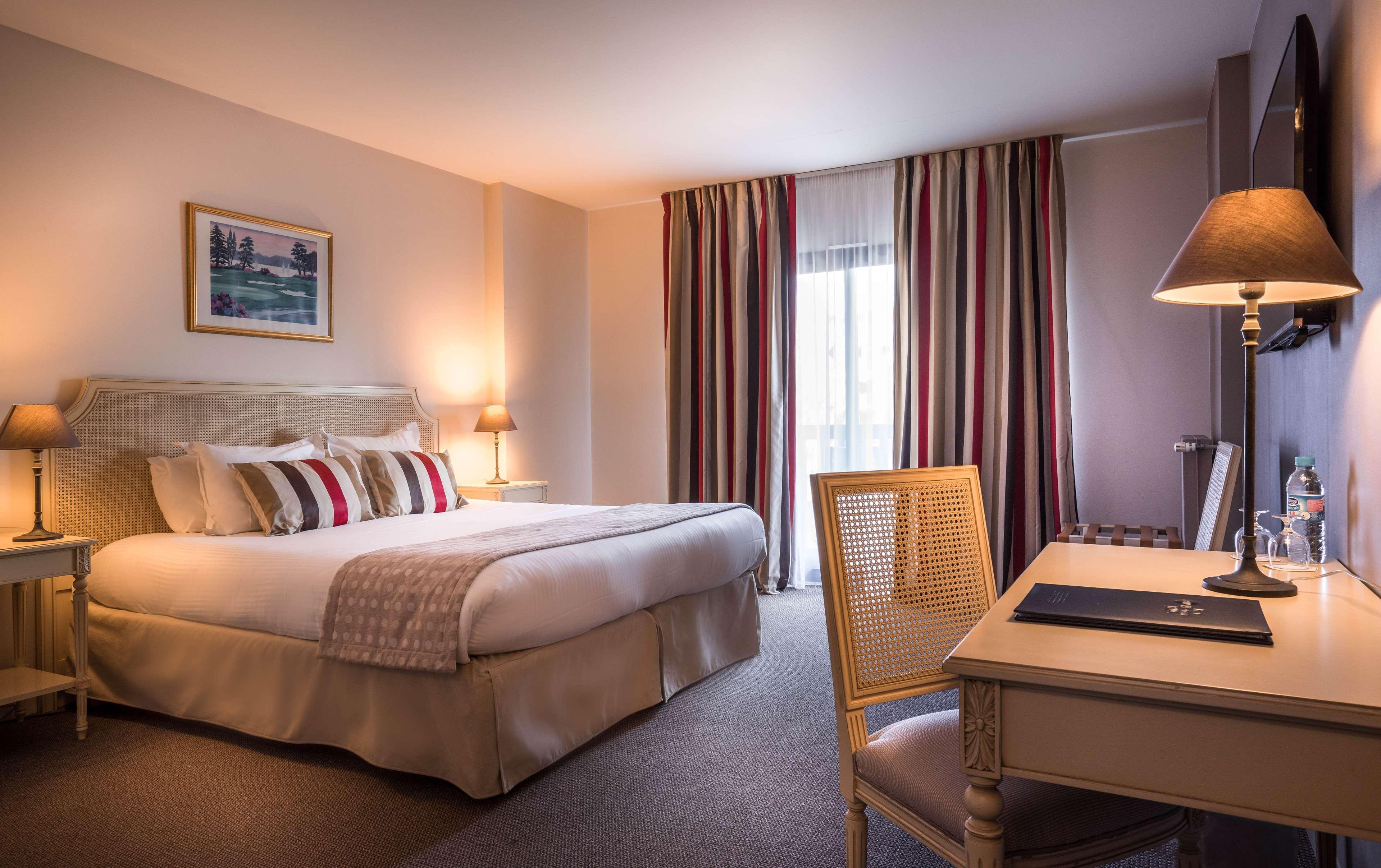 Best Western Plus Hostellerie Du Vallon Trouville-sur-Mer Exterior photo