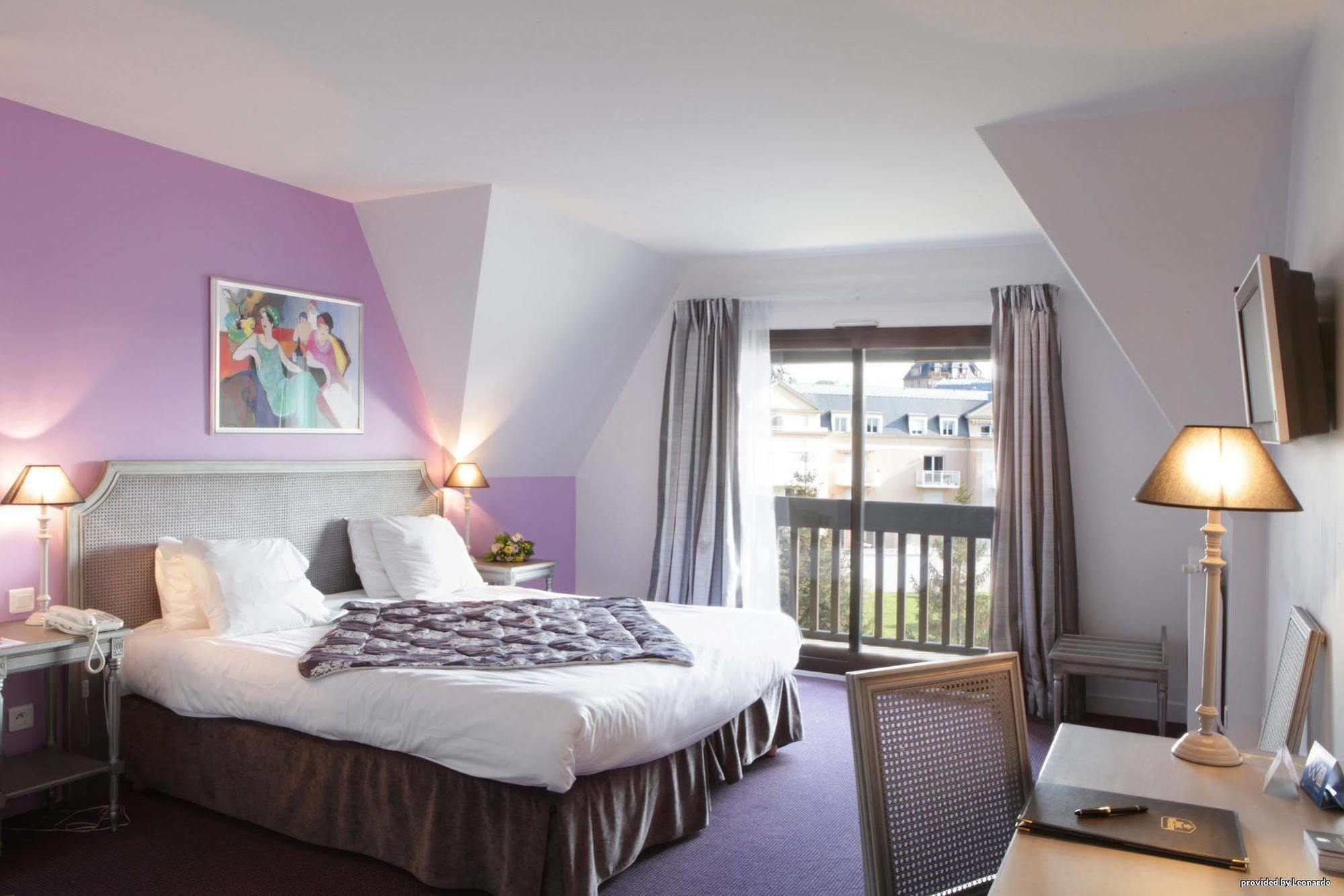Best Western Plus Hostellerie Du Vallon Trouville-sur-Mer Exterior photo