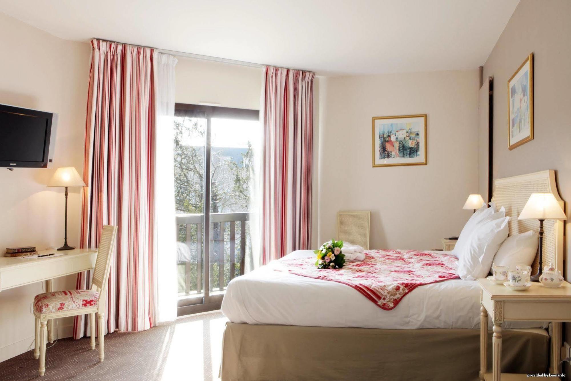 Best Western Plus Hostellerie Du Vallon Trouville-sur-Mer Exterior photo